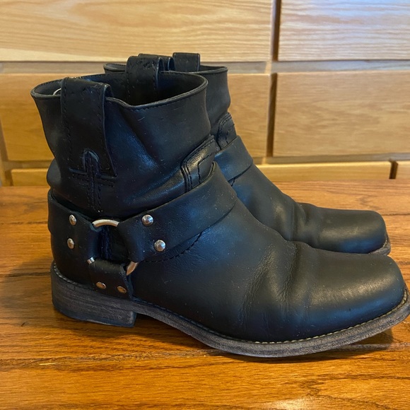 FRYE black leather booties size 7 - Picture 1 of 5